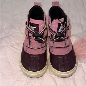 Sorel Kids' Two-Tone Pink and Maroon Boots